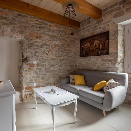 Perliano 度假居 Sukošan